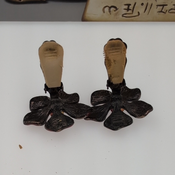 Chico's Red Floral Clip On Earrings - Picture 6 of 7